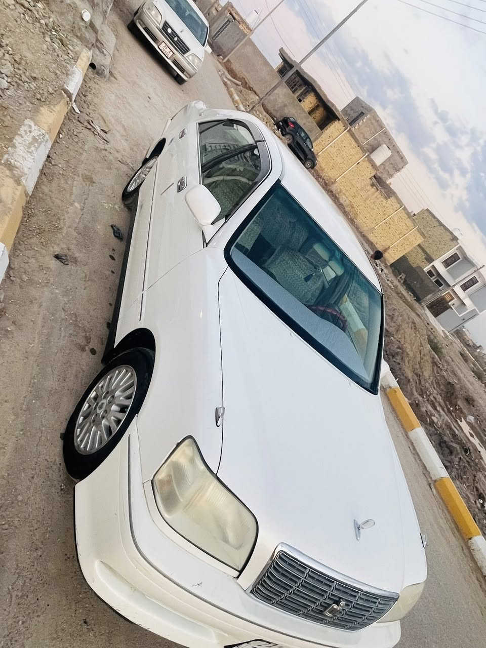 ملكة للبيع ارقام وسنويه انكليزي طبق الأصل متوم مكان السيارة بالشطره *********** السعر ب 32 مكينه فيفتي ابو الكلاص
