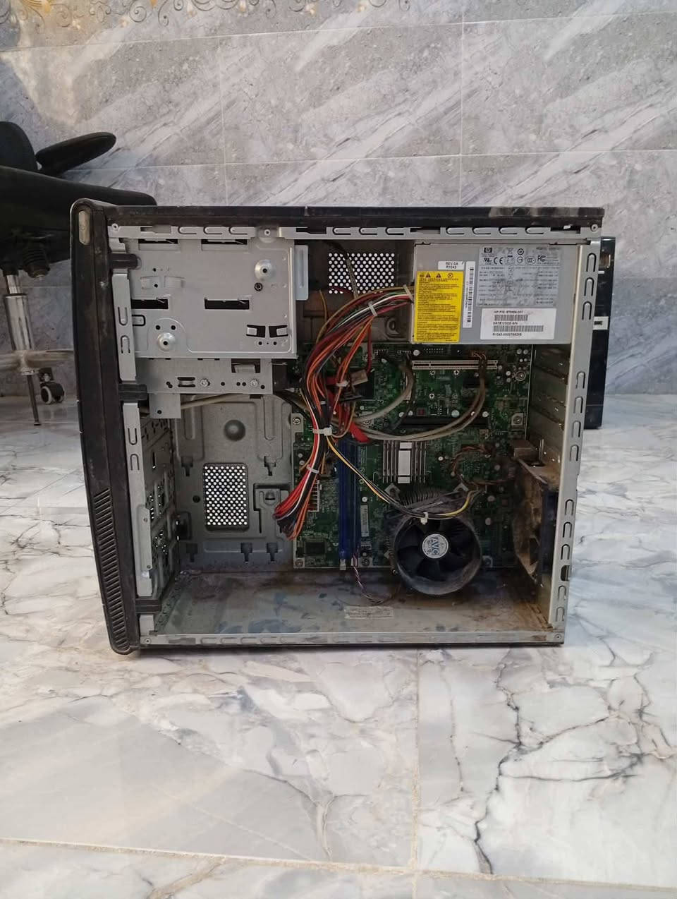 ب 35 الف pc شغال 
للبيع أجهزة مكتبية HP Compaq نظيفة وشغالة 100%
3  كيسات 
🔹 المواصفات:

معالج: Intel Dual-Core

رامات: 6GB

هارد: 320GB

كيس HP أصلي

ويندوز 10 مستقر

سعر القطعه 40 
واذا كلهن ب, 100
***********
مكان بلديات بغداد واكو توصيل 
💰
