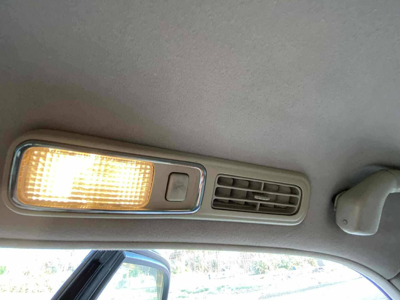 السلام عليكم ملكه للبيع او مراوس براس الثور تكم
مواصفات:
اربع دكم فول ماعده الفتحه 
مكينه ديفور الكبير 
تبريد خلفي امامي 
كشنات كهربائي 
ويل كب نجمه 
رقم انكليزي 
السعر ١٥٨بيه مجال 
الرقم ***********
