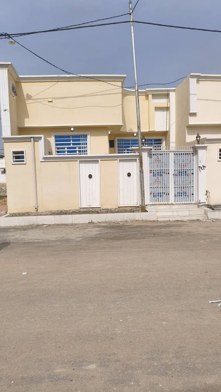 يعلن مكتب  اليرموك  للعقار ⚜️ الدار المســــاحة150متر مربعه
. طابو   زراعي وقرار محكمة 🪐
⚜️ العنــــوان ⚜️  النجف //  
         🔆  الــتـــفـــــاصـيــــل  
الـبـنـاء  درجة اوله البيت مامسكون 
(( طـــابق الاول)) يحــتوي علا غرف، 2 وصاله + ومطبخ مفصول+ وستقبال  وصحيات داخل وخارج. 

🔱الــســعـــر  //57مليون. 🥰

             ملاحظة (((توجد كافت المساحات والقطع  )
⚜️        
((للاستفســار مراجعـة المكتب  #_للعقــار_والمقــاولات
العنــوان مكتب اليرموك  العقار مقابل قرية: الغدير اعمـود 282 #مكتب_اليرموك  العقار_

*********** او الاتصال على الارقام.🟡🟡📞📞📞
   🔆📞تطبيق وتساب موجود
او مرسله  😊
