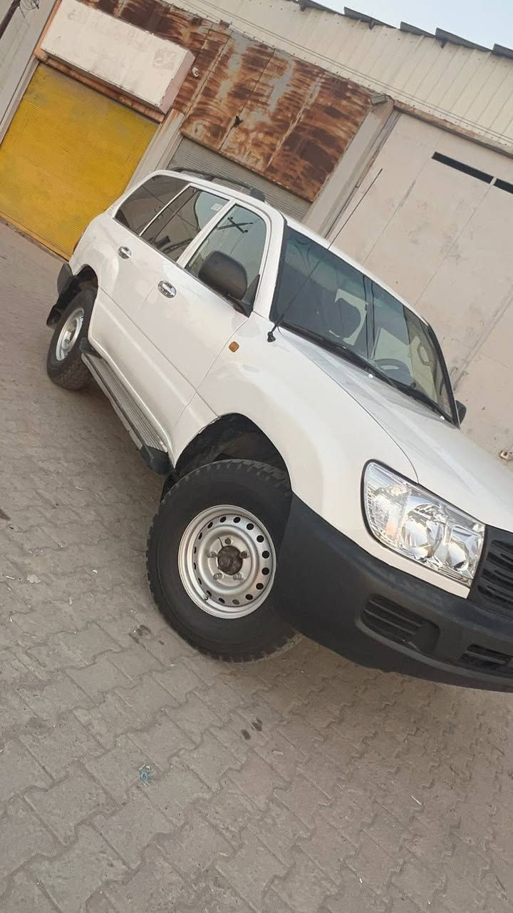 سلام عليكم مونيكه للبيع ومراوس حسب القناعه موديل 2004محرك كير تبريدشرط تخم تايرات صدر بل مزايده سعر70وبيها مجال خابر مامتواجد عل فيس مكاني كركوك  ***********
