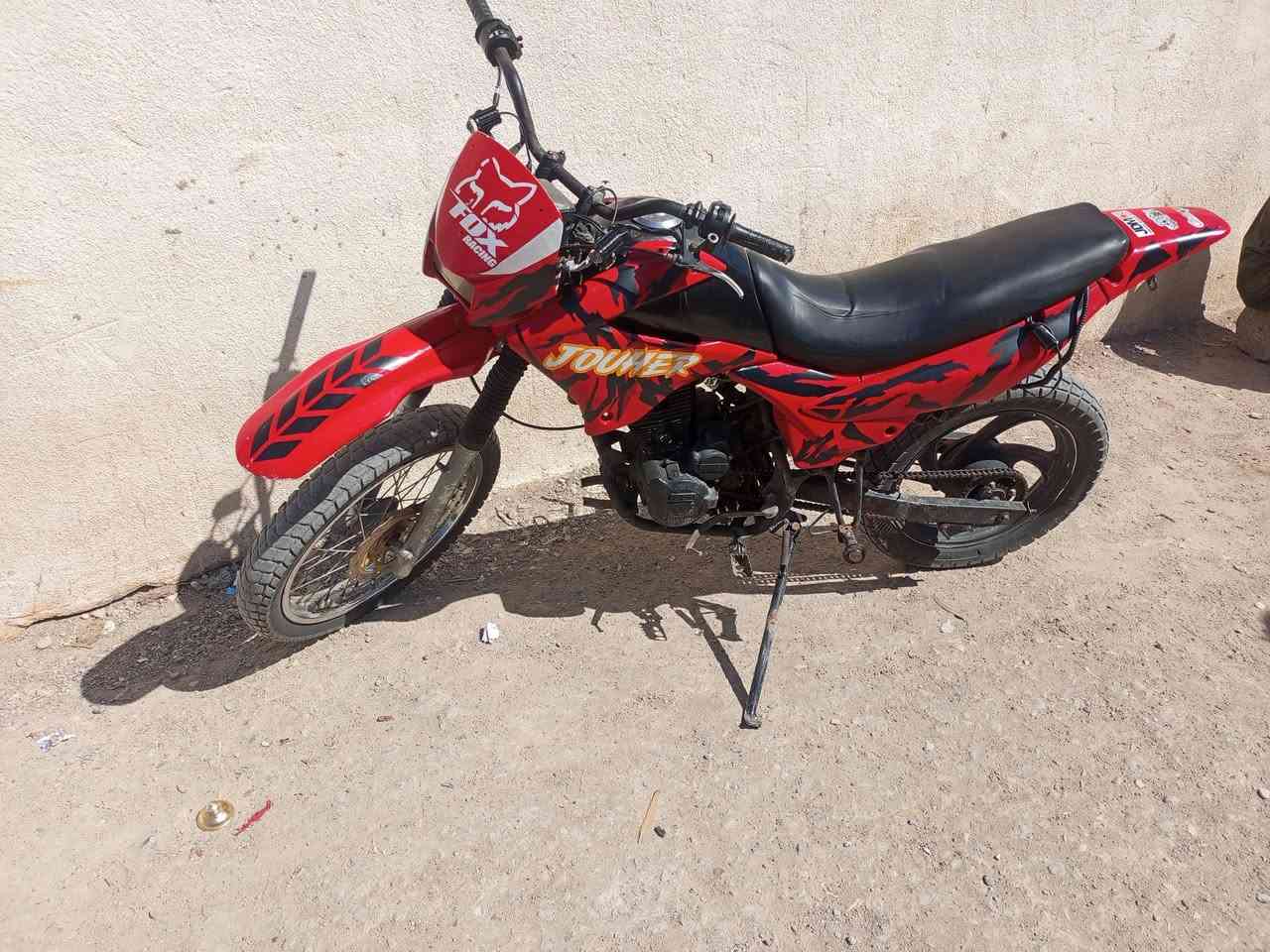 سلام عليكم قفاز  2015 مكينه كهربائية جاهز خير من الله سعر 575 وبي مجال بسيط شراي ينتصل ***********
