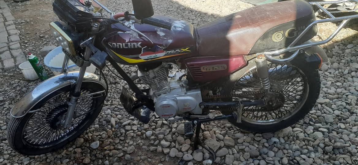 دراجه للبيع موديل ١٧ بس ايريد كهربايات ٤ كير سعر ١٨٠ اتصل ***********
