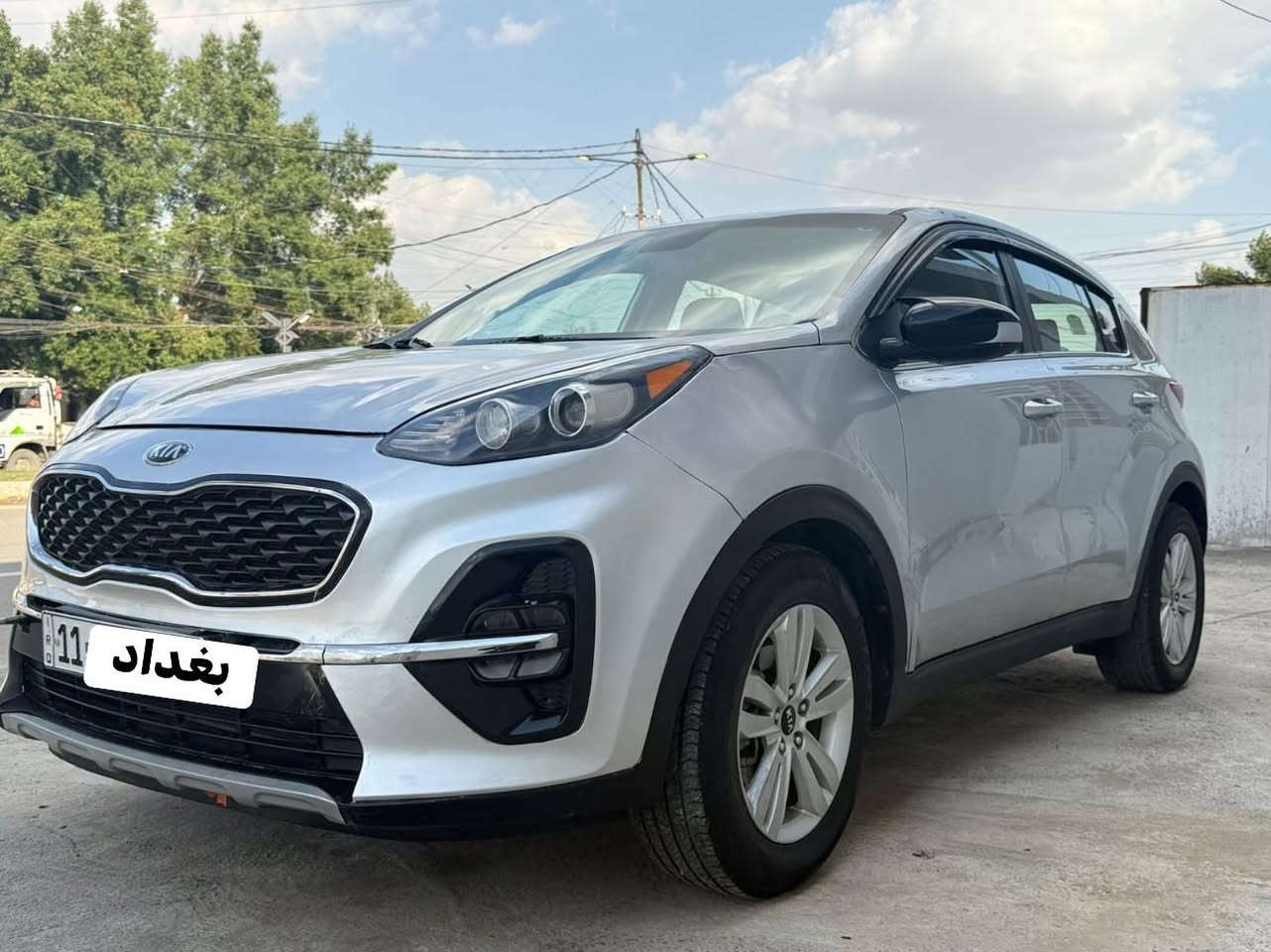 السلام عليكم كياسبورتج 2019 سياره جديده رقم بغداد محرك وكير شركه صبغ جاملغ بدون دواخل تبريد قطعتين السعر 142محال بسيط 
محرك 2400
قطعتين تبريد
انظمه قياده عدد ٢
مري شفط
شاشه كار بلي
منظومه زنون
تحكم ستيرن جهتين
حاكيه بلوتوث
مكان سياره بغداد السعر ١٤٢مجال بسيط اخوان للستفسار رقم صاحب سياره ***********
