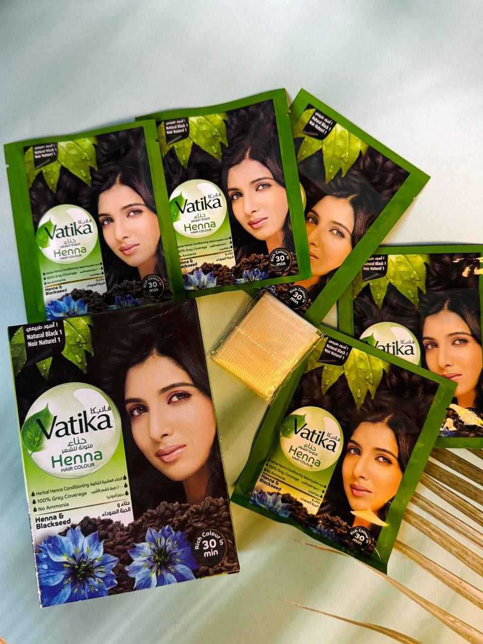 حناء صبغة الشعر من فاتيكا 👌🏻😍

توفرت باللونين الأسود والبني 🤎🖤

لون طبيعي خالي من الامونيا تغطي الشيب بشكل كامل 😍

اليكم فوائدهم 👇🏻👇🏻😍 

صبغة شعر فاتيكا بالحناء لون أسود طبيعي. 
اللون: أسود طبيعي (Natural Black 1).
المكونات الرئيسية: تحتوي على الحناء والحبة السوداء (Blackseed).
المميزات: خالية من الأمونيا وتوفر تغطية 100% للشعر الأبيض.
صبغة شعر عشبية مغذية تعمل كبلسم للشعر.

حناء فاتيكا الملونة للشعر باللون البني الطبيعي (رقم 4). 
اللون: بني طبيعي (Natural Brown).
المكونات: تحتوي على مستخلصات الحناء واللوز والأعشاب المغذية.
 توفر تغطية 100% للشعر الرمادي (الشيب) وخالية من الأمونيا.

الاستخدام: مصممة للاستخدام المنزلي السهل وتمنح الشعر لمعاناً وحيوية.
وقت التحضير: يستغرق اللون 30 دقيقة فقط ليعطي نتيجة غنية وكثيفة.

صنع في الهند 

الباكيت يحتوي على 6 قطع 

تتوفر خدمة توصيل لجميع محافظات العراق 🚗 بغداد, العراق


**إذا كنت صاحب هذا الإعلان وتريد حذفه لأي سبب، رجاءا أرسل رسالة إلى الدعم الفني**