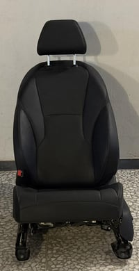 كشن سايق مالاكورد جلد كهرباء نظافة ٩٠٪؜ مفتوح منه الايرباك فقط الكشن ب...