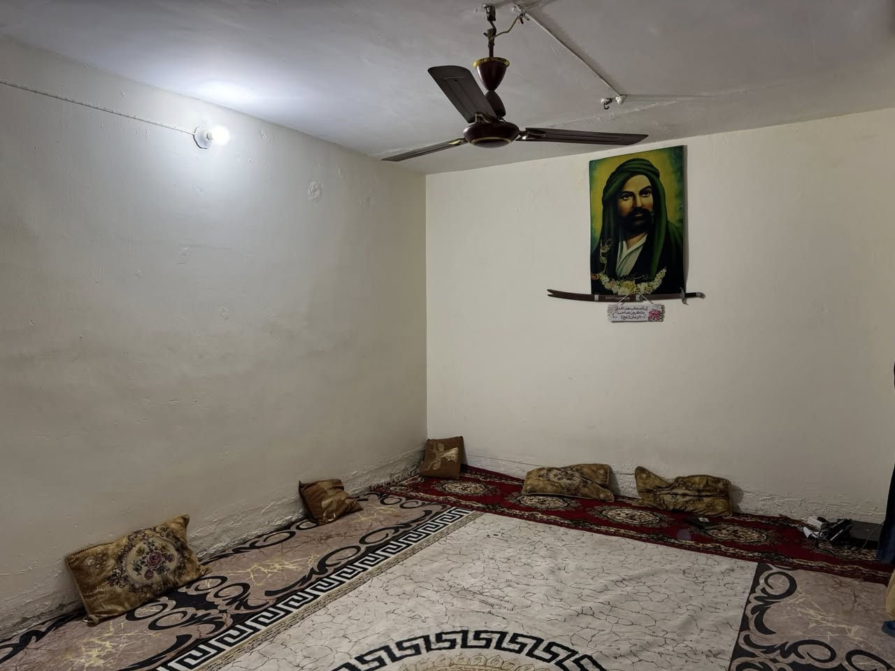 دار طابو صرف لـــلـــبـــيـــع
——————————————-
⭕️المنطقه كاملة الخدمات تبليط ومجاري ماء وكهرباء 
⭕️المساحـــــــة /100 متر 
⭕️العنـــــــوان الجته (حي الإمام الصادق الثاني ) مقابل مستشفى الإمام الحسين ع 
بالقرب من مجمع جناة للمفروشات 
—————————————
تـــفـــاصـــيـــل الـــدار 

الواجهه 8.5 والنزال 12 
✨غرف نوم عدد 3 
✨استقبال
✨مطبخ 
✨ مجموعة صحية 
✨طارمة (كراج)
✨ نوع البناء عگاده 

—————————————
سعر الـــدار 87 قابل للتفاوض  

—————————————- 
للاستفسار الاتصال او واتساب
- ***********
- ***********
