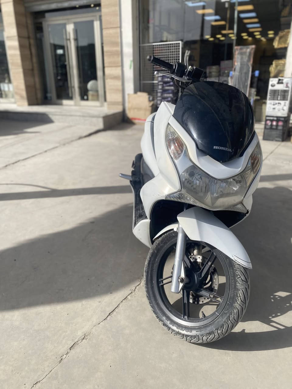 سلام عليكم دراجه psx للبيع دراجه نضيفه خير من الله رايدهه آب 1100او بيهه مجال بسيط حك الجيه ***********متواجد واتساب
