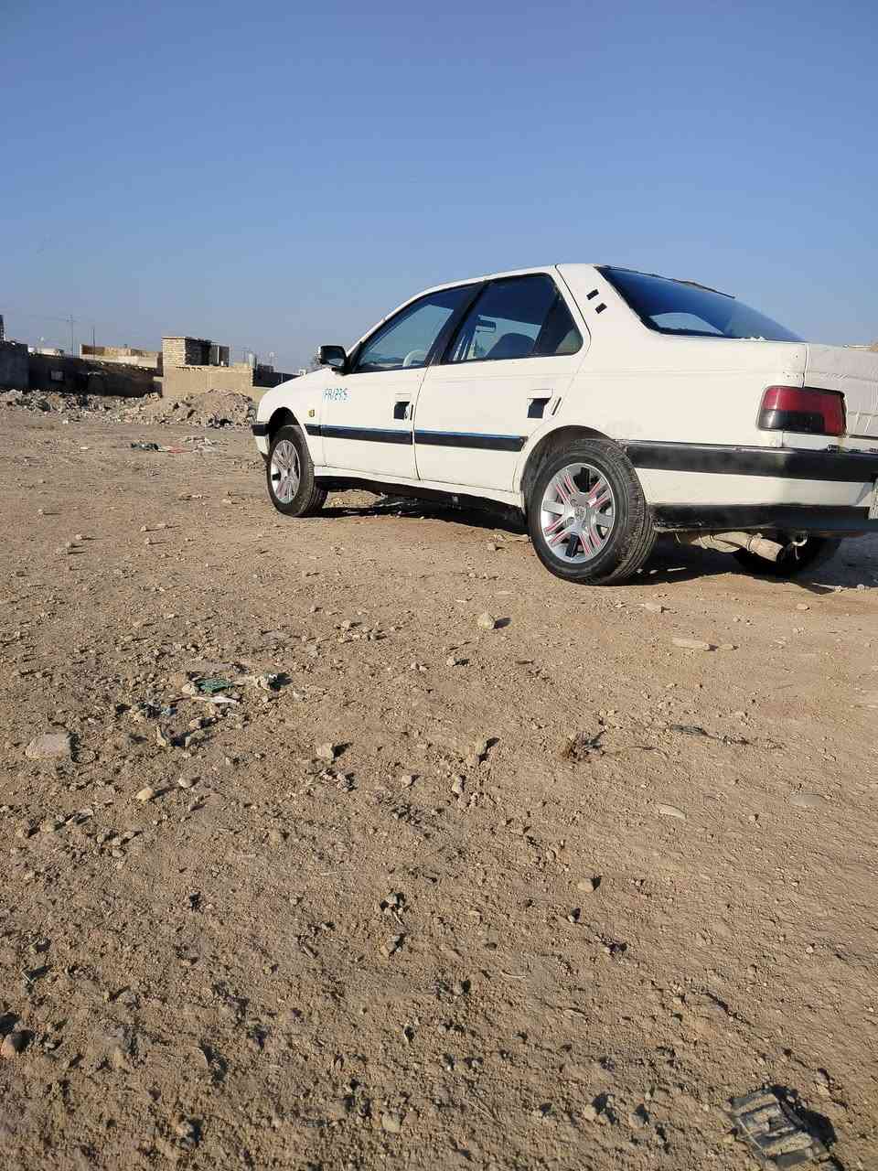 يالله سلام عليكم بيجو 405 موديل 12 سنويه ل ٢٨ رقم بصره الماني سعرها ٢٣ وبيها مجال 
مكينه كير بلاد كفاله كهربائيات عامه شغاله فقط التبريد بيه خلل كهربائي منضومه جاهزه
حداديه زينه 
طخم تايرات جديد 
مكانه ناصريه مركز شراي اتصل وبخدمتك 
***********
