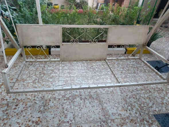 مرجوحه اصليه شغل قديم وحديد ثقيل المكان حي أور سبع قصور شارع ابو علي واتساب *********** اتصل واني بخدمتكم
