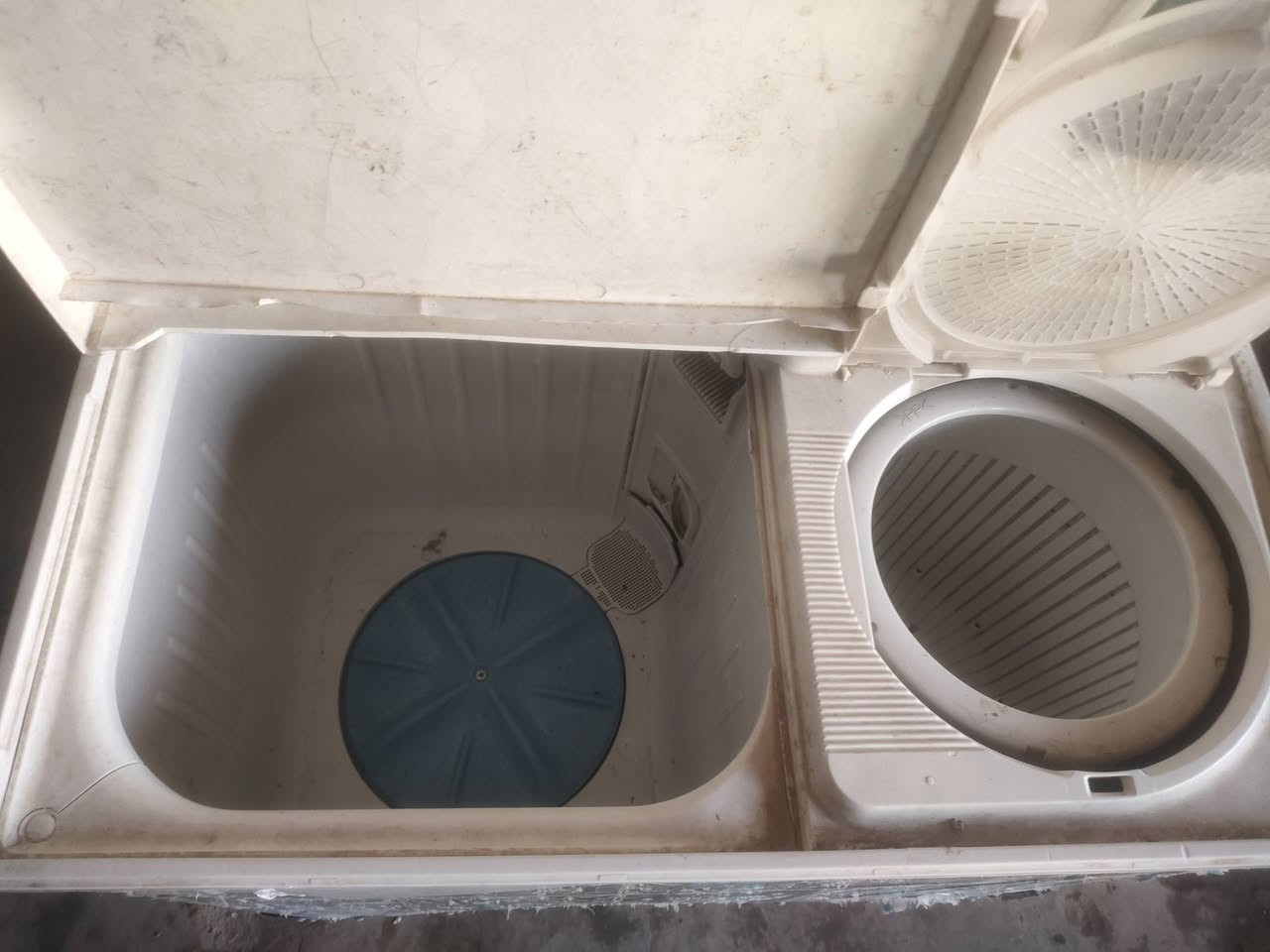 غساله بس تنشيف عاطل سعر 30 الف مكان كوكجلي ***********
