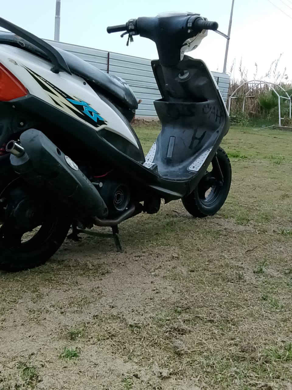 اسلام عليكم درجة ماكس عدلة يابانية اشاير سلف شغل تايرات جديد شلعة ومعدل مكينة ناعمة خير من الله مجفتة مرة فقط مكان واسط الحفرية السعر 400 بيهة مجال رقم ***********
