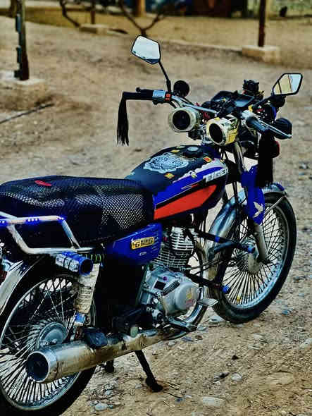 السلام عليكم تايكر 20 وزن ثقيل محرك بصمه شرط ابو الختم اشاير اضويه دشبول كلها شغاله وكلشي ما يعوزه محرك مفتوح مبدل بس لاستيك ولف  السعر 400وبي مجال مكاني القيارة قرية الحاج علي ***********
