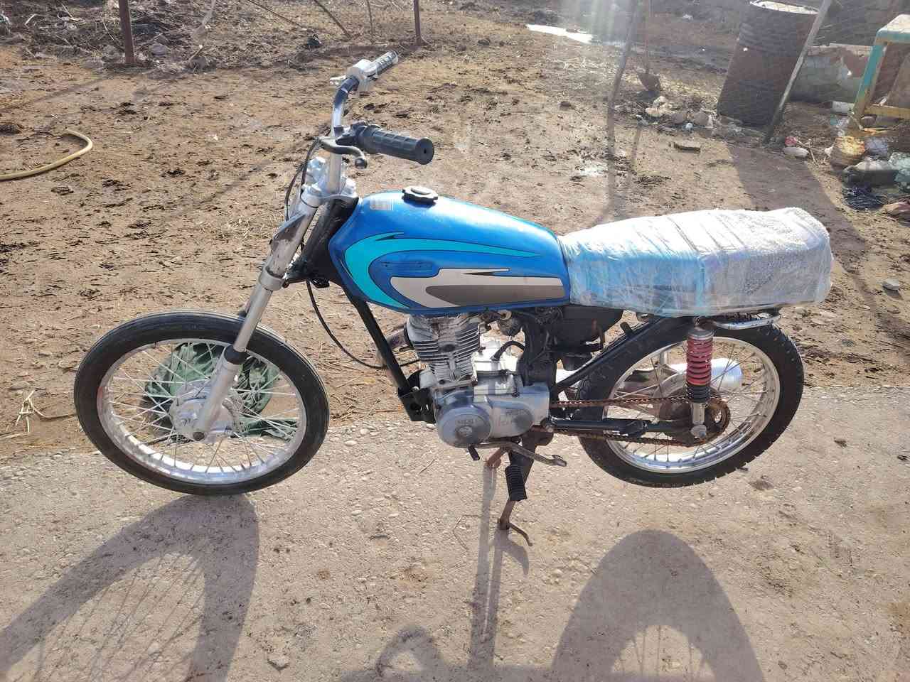 دراجه نامه اصلي بدون مكفول شاصي ومكينه من تتخين وجبن شرط ترايك اللمجر مكاني كحلائ شراي يتصل.*********** سعر 340 وبيه مجال لاشراي
