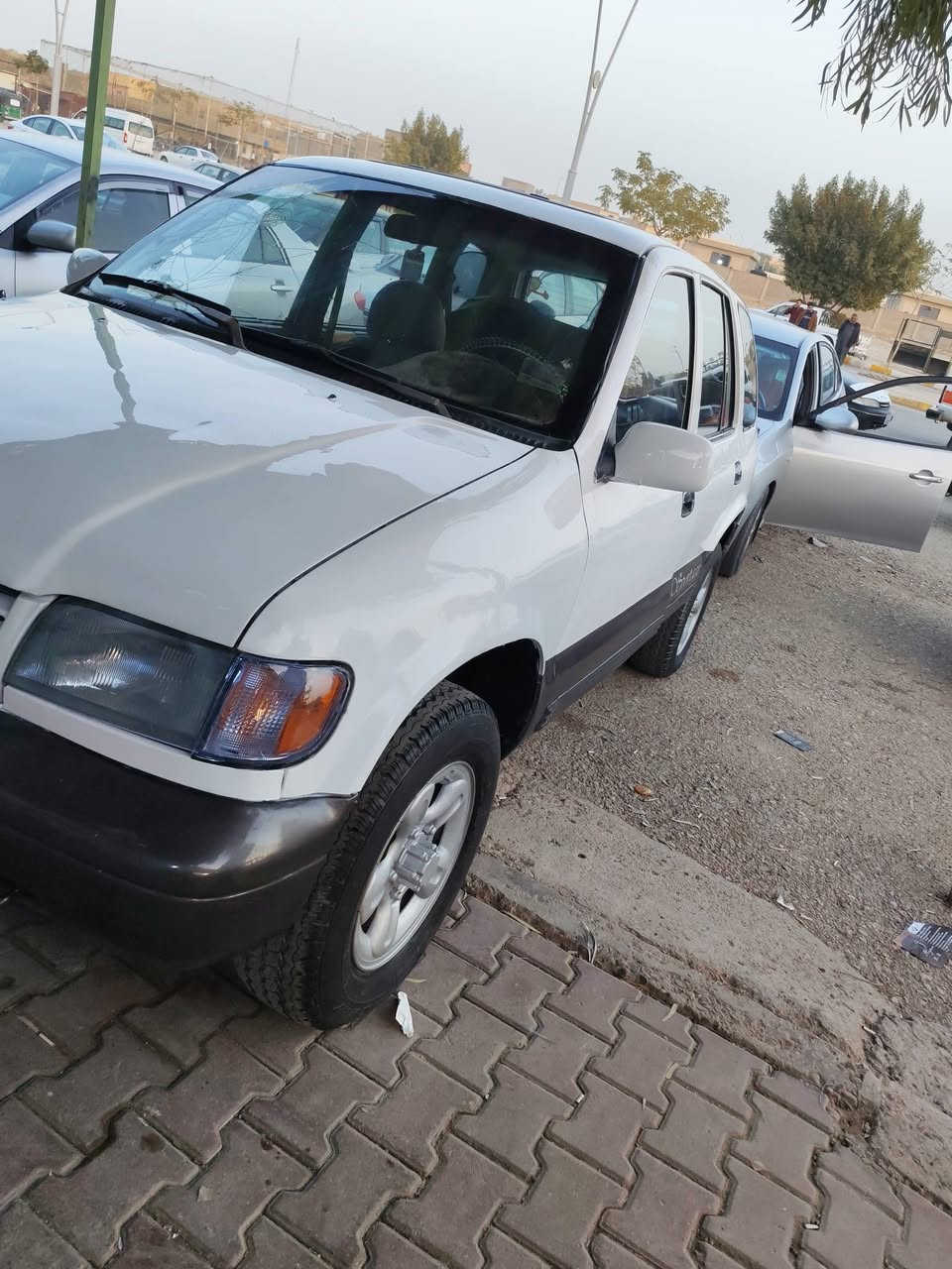 سلام عليكم كيه سبورتج  موديل 96 كير اوتماتيك محرك بلاد 2000 مسكر سياره مصبوغه حزام  جديد واحله من الصور تخم تاير جديد صدر جديد كهربايات كله شغاله تحويل مباشر السياره احله من الصور وسعر 42العنوان الانبار قضاء هيت رقم تلفون ***********
