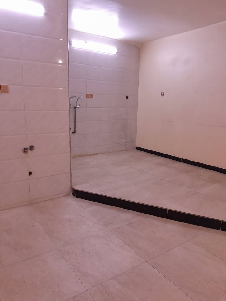 شقه للايجار غرفتين وصاله للمزيد من المعلومات الاتصال ع الرقم ***********
