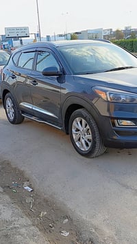 توكسان ٢٠١٩ للبيع   لمتد فول مواصفات عدا الفتحه  تحكمات قياده رادار وب...