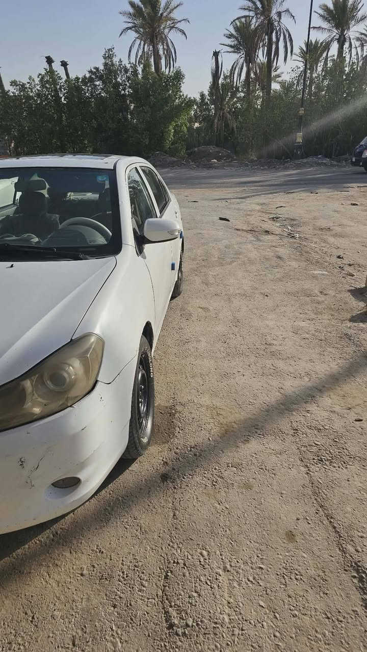 اسلام عليكم بي واي دي g3للبيع سياره خير من الله بيه الباب السايق واخلفي لي وره سايق داحجتهن ستوته ومرشوشات شي بسيط سياره نعمه من الله ماشيه 128الف كيجات شغاله كله كير عادي مكينه البلاديه مالته مكان السياره ديوانيه السعر 43وبيه مجال الاتصال***********
