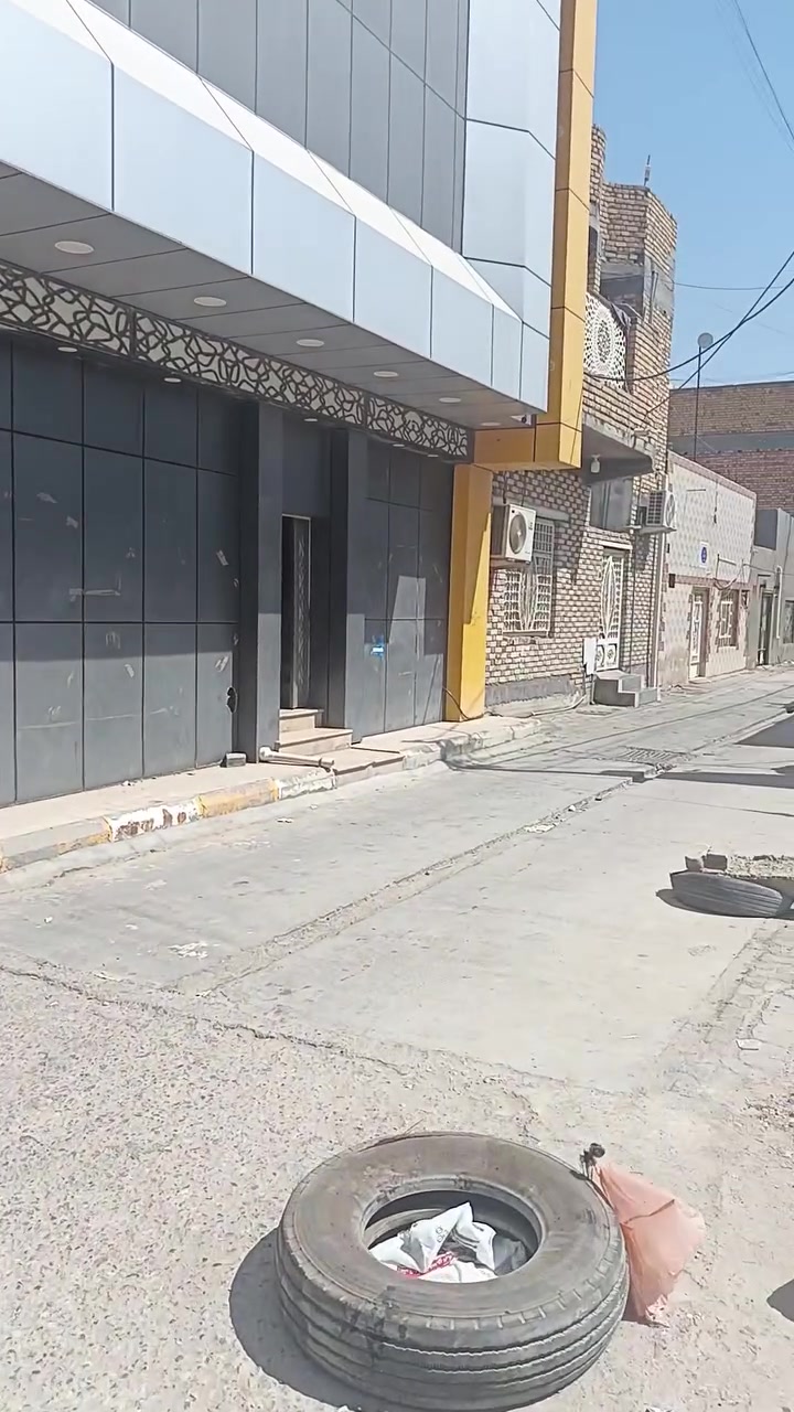 بيت للبيع مساحه 135متر طابقين بناء حديث كلش بصف ركن الموقع الاسكان القديم مقابيل حسينية ام البنين خلف عمارة الخيام مباشراً السعر مناسب الاتصال ***********
