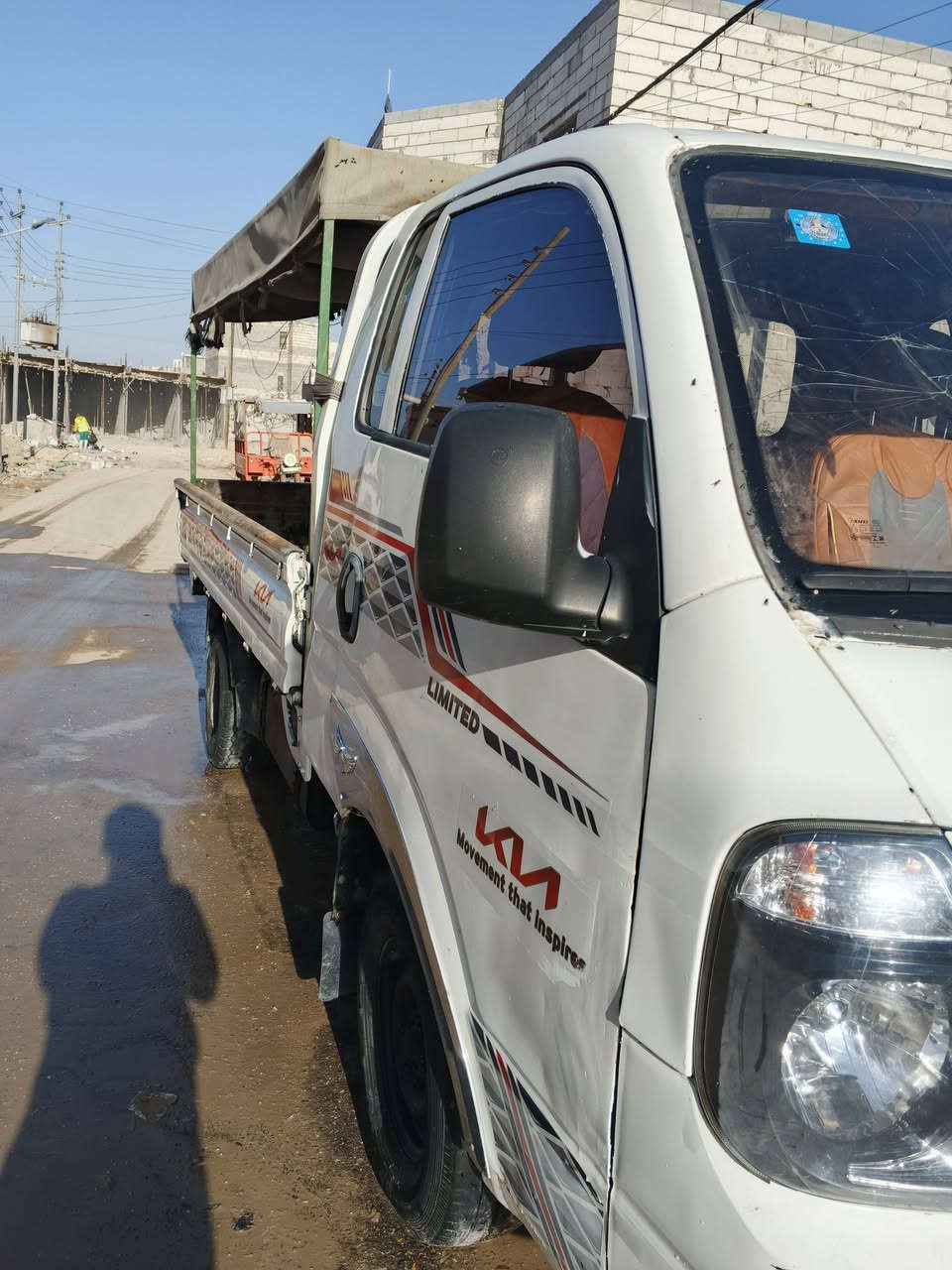 كيه حمل للبيع مديل 2012 بصره سنويه 30حدايه جديده بادري جديد تايرات انضاف السياره حلوه ما شاء الله العنوان بصره السعر 85وبيه مجال    ***********
