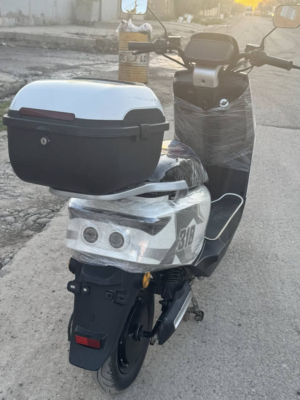 للبيع ماطور شحن أباجي 318جديد ما ناقصو شي دبل سويج دبل بصمه لايت عالي ناصي زينون اشاير و دبل اشاره نضام يرجع بك بريكات دسكات هيدروليك شاشه شغاله ماطور نشرات بك لايت ماطور حلو  ست بطاريات مسطره 28امبير مرتب ما ناقصو شي السعر 625 وبي مجال ***********
