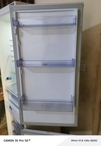 ثلاجه للبيع كلشي مابيه ع الفحص  مكان بغداد حي اور ٠٧٧٢٨٣٣٣٨٨٠ السعر ١٠...