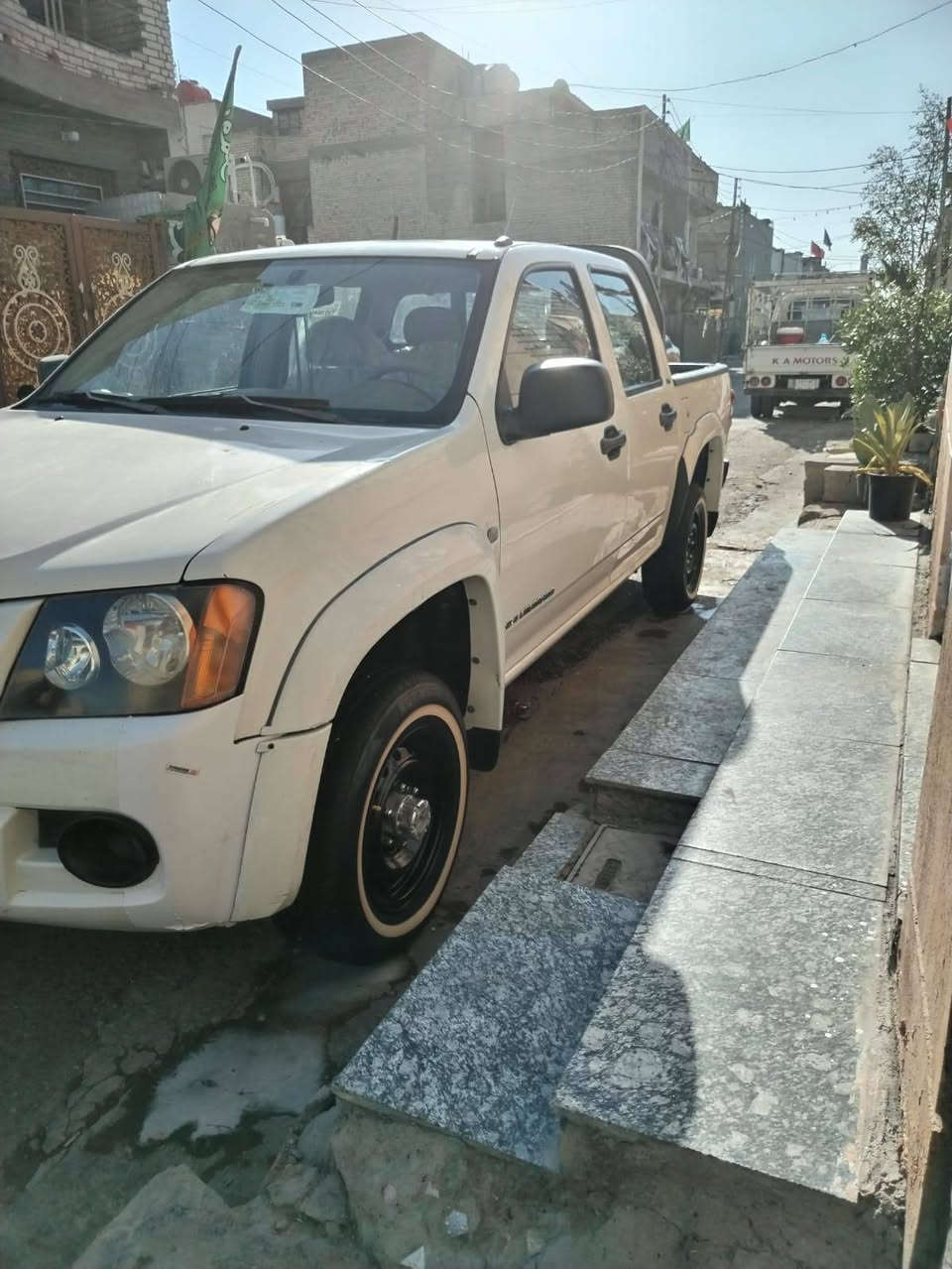السلام عليكم بيكم كلو رادو شوفر ليت جيمسي موديل 2010 شركة العامة سيارة مال مزاد وزارة داخلية بسمي  معفية من كمرك ول رقم علدولة   السيارة مكفوله كفالة عامة من ضربة صبغ من طخة مكينة كير  مكفولات تبريد ثلج ❄️ تخم تاير ابو لخط شديتة بارحة سيارة متعوب  عليها حيل لايت زنون سنتر لو بلادس  بعدهي علة وضع الشركة ماشية 140 حقيقي السعر 70 مكاني بغداد بلديات  وهاذة رقمي ***********
