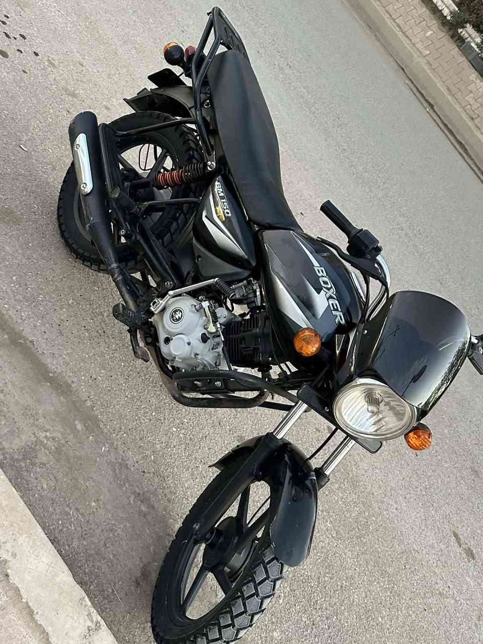 السلام عليكم دراجة بوكسر موديل 2023
اوراق اصولي المحرك مكفول 
السعر خاص مكاني الطارمية 
***********
