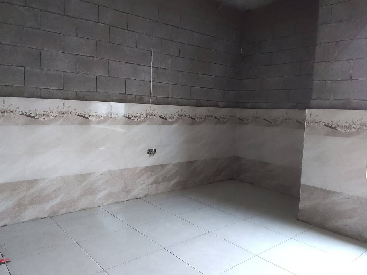 عمل سيراميك لوح ارضيات درجة اولى للاتصال ***********
