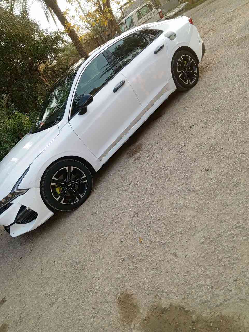 سلام عليكم
‏Kia K5 Gt-line
كي فايف جيتي لاين 2021
رقم بغداد باسمي سنوية وهزة كله جديد
 اللون الابيض 
المحرك 1.6 تيربو
بانوراما 
تشغيل عن بعد
رادارات امامية وخلفية وجانبية 
نقطة عمياء 
قيادة ذاتية :::::::::::
دخول ذكي
كروس مثبت سرعة 
شاشة كبيرة 
شحن لاسلكي 
هند بريك كهربائي 
بصمة 
اشاير بلمري 
كامرة دواره
4 انضمة قيادة 
اوتو هولد 
ترحيب بل اليدات
كشنات كهرباء 
وارد أمريكي حادثها بس دراميات وبارد بسيط
بدون ارباك 
 السعر   185
***********
