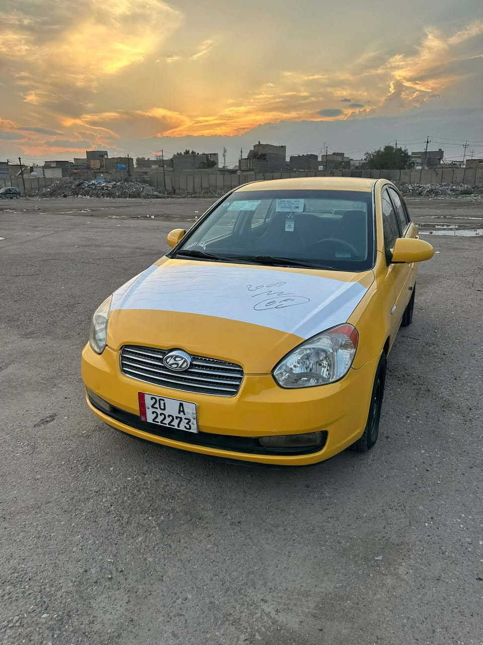 السلام عليكم اكسنت ٢٠٠٩ مكينة ١٦ كير وتخم كلة جديد مابيهة نقص بيهة طخة بل داير فقط تبريد ثلج تايرات جدد مدوشمة عام 
السعر ٧٥ مكاني موصل الجديدة
***********
