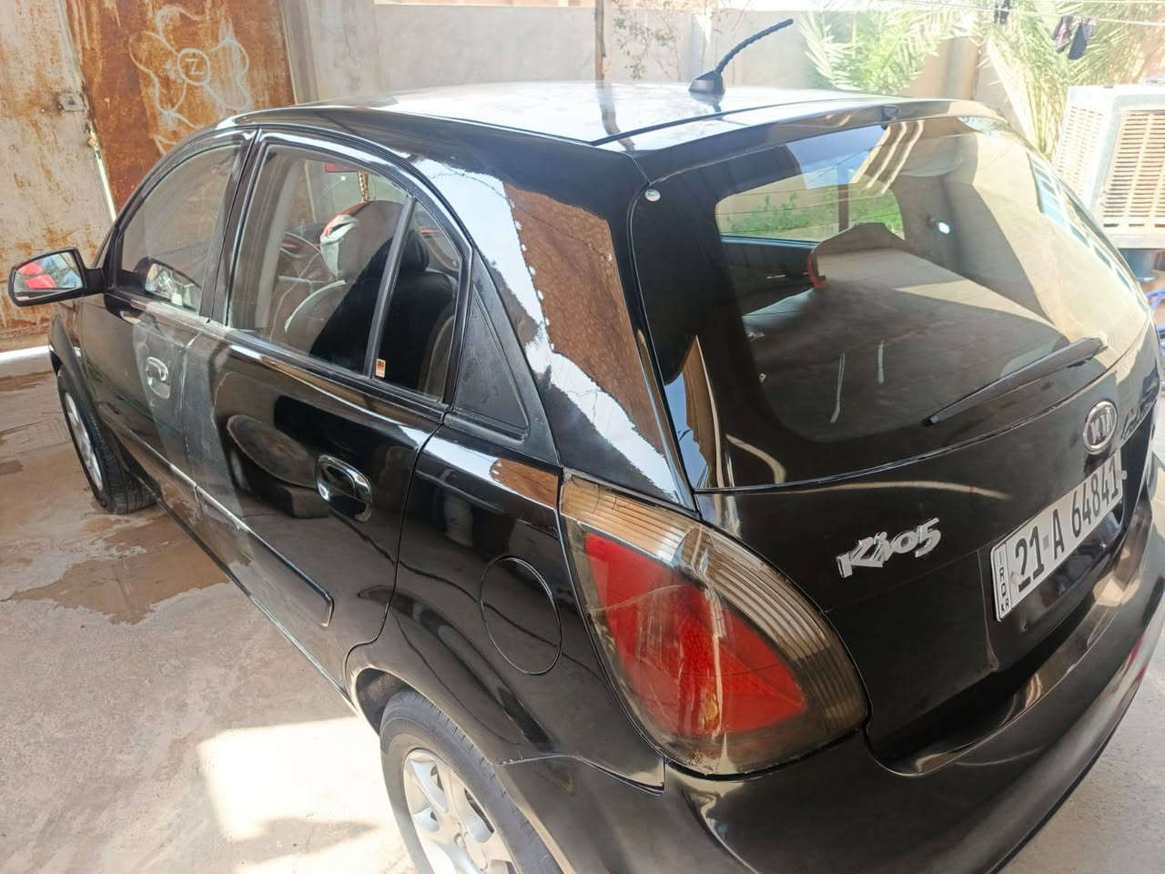 السلام عليكم ورحمة الله وبركاته
كيا ريو ماسحه
وارد امريكي  2009
رقم سليمانيه انكليزي
باسمي السياره شرط التحويل بيها كابون بانزين كركوك
نفاذ السنويه 2027 شهر 6
المكينه 1600 
زوج تاير امامي جديد تدفئه و تبريد 
مكينه قبل 20 يوم شادها لاصرف ولا تبخير كير بشرط 
السياره مصبوغة حزام  
حادثها بلجنطه والجاملغ الامامي بدون دواخل جهه السكن 

السعر/68 وبيها مجال حك الجيه
للتواصل/***********
العنوان صلاح الدين/ بيجي
