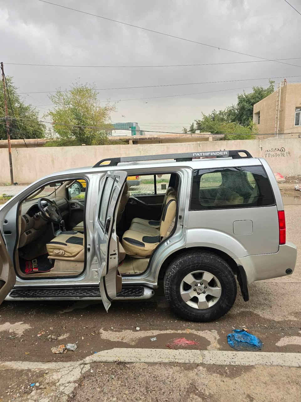 🚗 للبيع – نيسان بايفندر 2007
* اللون: رصاصي
* قير: أوتوماتيك
* السيارة باسمي وجاهزة لنقل الملكية.
* بيها قطع صبغ بسبب أثر جراد.
* المحرك يحتاج تبديل كازكيت.
* البيع على عطلة وبحالتها الحالية.
* السعر المطلوب: 61 ورقة (61,000 دولار)، قابل للتفاوض بالمعقول للجادين فقط.

📞 للتواصل:***********
