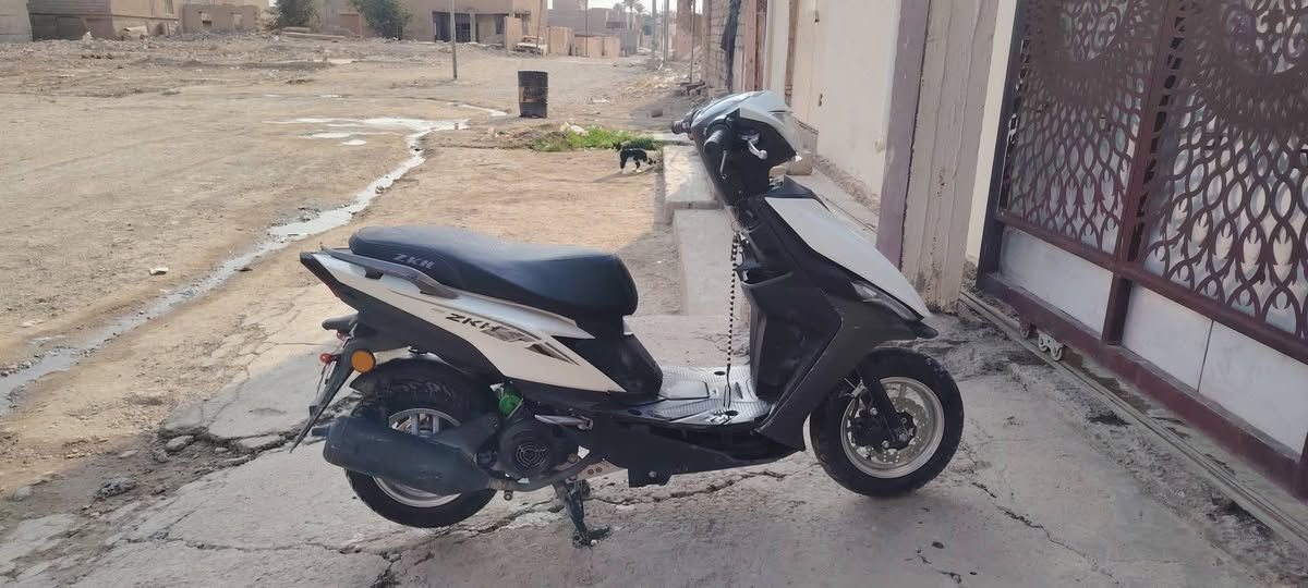 السلام عليكم دراجه ماكس عدله للبيع مديل2023 محرك شرط ما مفتوحه فقط بي صوت تفيلس يصير بدون فتح محرك كابريتر وشوته وفيت بم وسلف وباتري ولايت زنون كلو جديد السعر 525وبي مجا العنوان بيجي الرقم ***********
