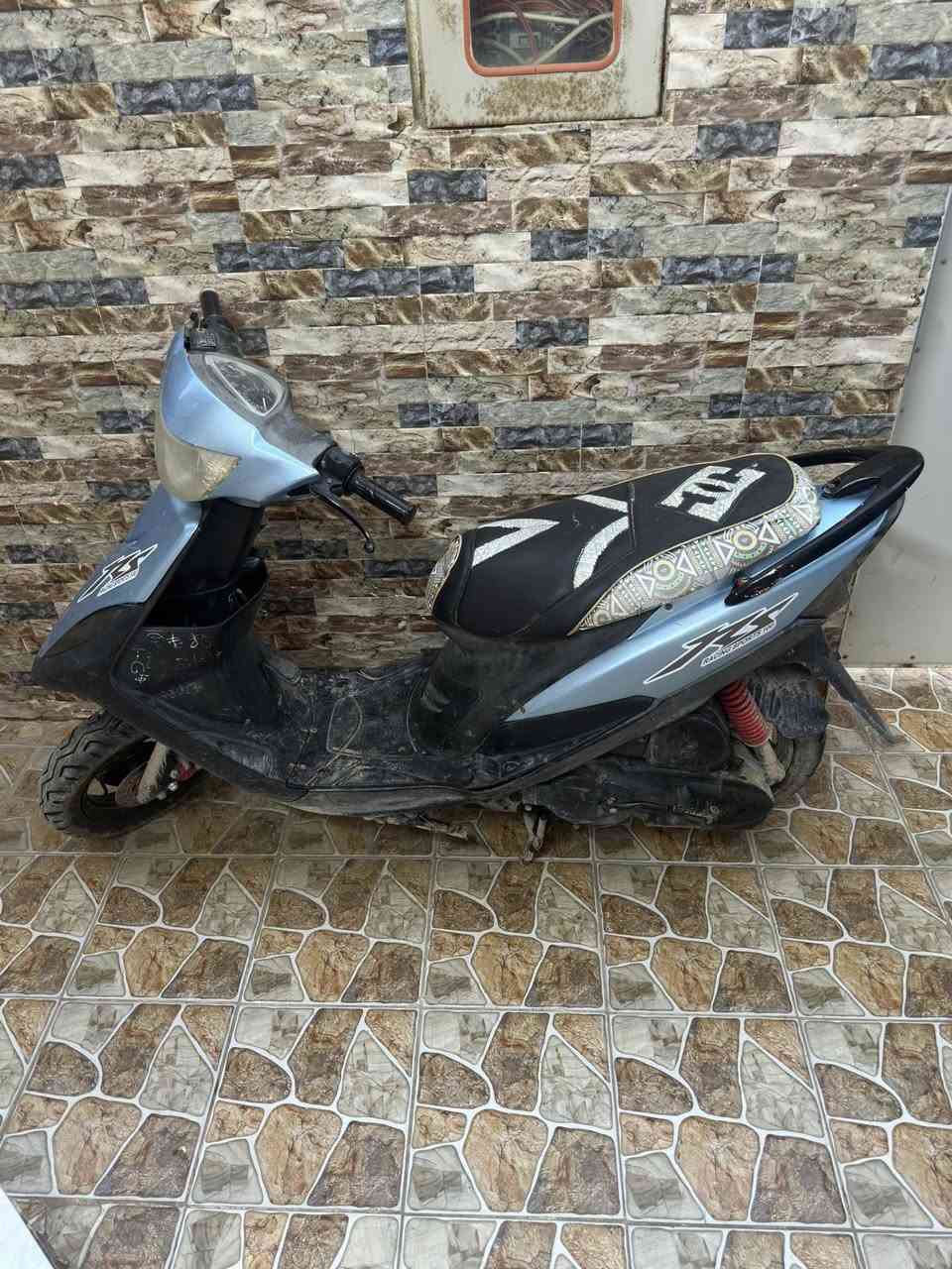 دراجه ماكس عدله للبيع السعر 400وبيها مجال مكان حله بكرلي ***********
