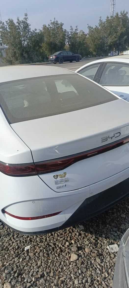 سلام عليكم
بي واي دي موديل 25 

داخل أبيض 

بصمه وكارت 

السعر 18500

الستفسار ***********
