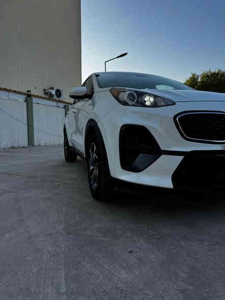 سلام عليكم 
كيا سبورتج للبيع فقط 
مديل 2021 امريكي حادثها مبين بالصور  صبغ بابتين جهة الصدر والصندوق وربع الجاملغ الأمامي توحيد لون بدون ايرباك السيارة حلوه وجاهزة من صدر وتايرات كير مكينه كفاله رقم بغداد وتحويل مباشر  ماشيه 78000miمكانها بغداد الرصافة
سعرها 163$ ورقة وبيها مجال للطيبين 
للاستفسار *********** بغداد
