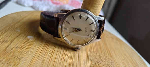 السلام عليكم ساعات نصب تكويك بالة للبيع باسعار مناسبة كلمن وسعره التواصل خاص او على الرقم *********** يوجد توصيل .
