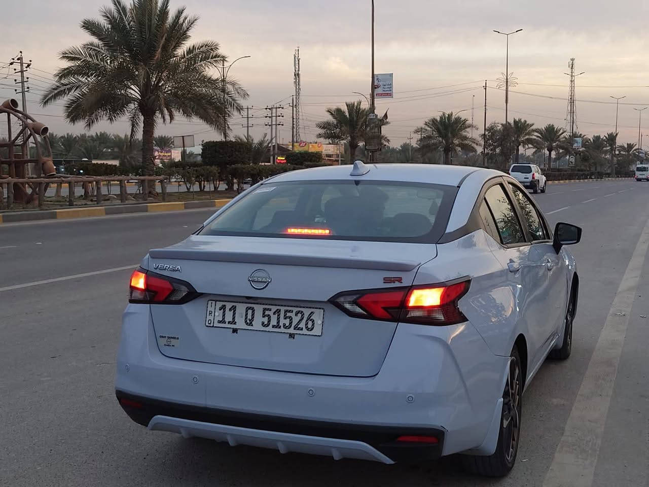 السلام عليكم للبيع نيسان فيرزه 2023 شكل الجديد فئت SR اعلى فئه. 
المواصفات.
محرك 1600 GDI حقن مباشر 8 نوزل يكون ناعم.
كير CVT.
اشاير في المري LED.
قياده شبه اليه. 
ويل عنكبوت حجم 17 انج .
رادار امامي خلفي.
حساسات اماميه خلفيه وبل جوانب.
شحن لاسلكي.
اندرويد اوتو واير ليس.
شاشه حجم الكبير.
دخول ذكي.
بصمت تشغيل وبصمت ابواب.
ماشيه 
توقف ذاتي.
تنبيه الخروج عن المسار.
تحكم ستيرن جهتين.
حواجب في الايت.
تشغيل عن بعد. 
لايت LED.
كشنات هيتر. 
ستيرن هيتر.
سبايدر خلفي...
السعر:118$ قفل مال بيع
للأستفسار اكثر الأتصال على الرقم 
***********
