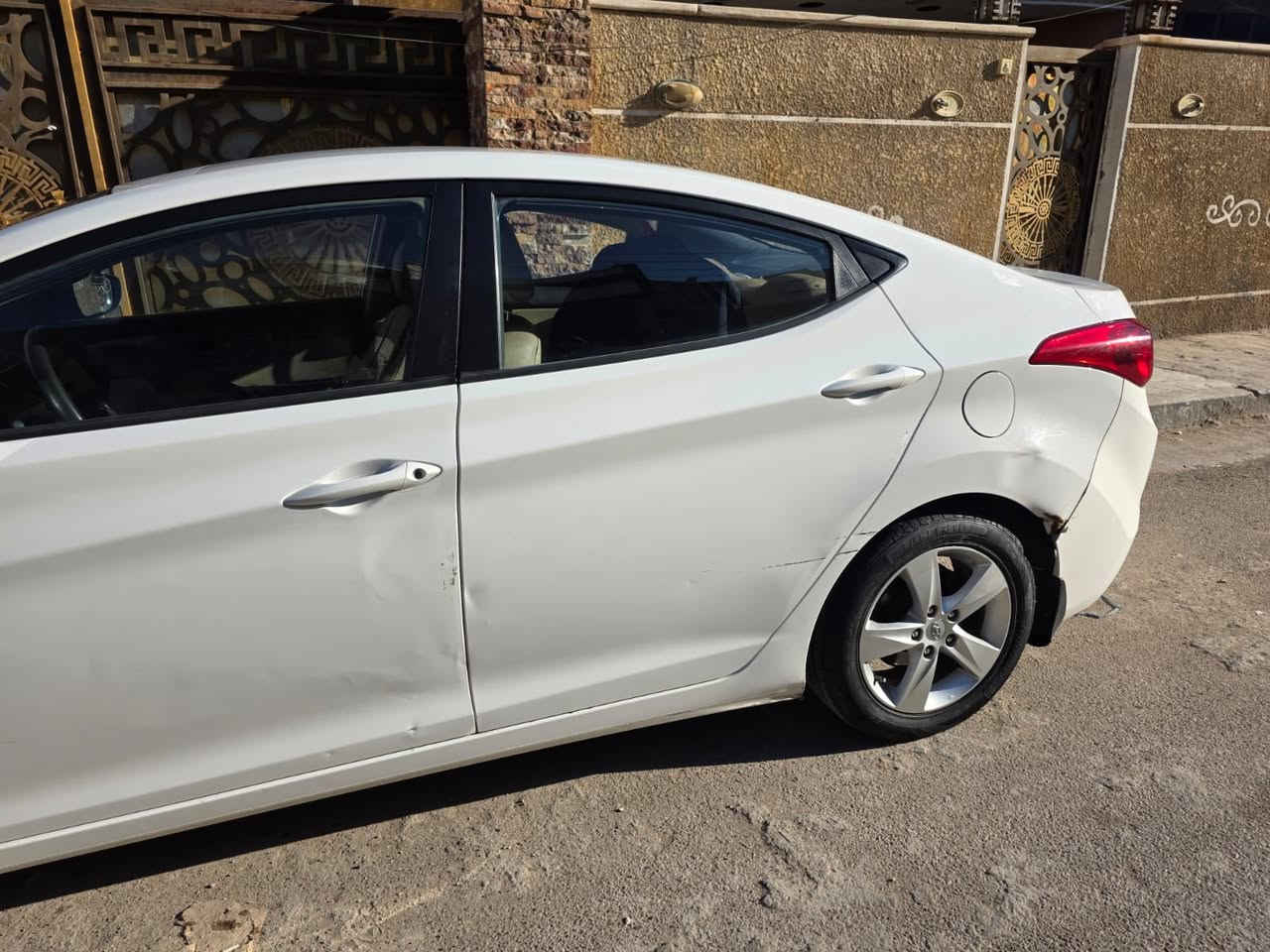 السلام عليكم ورحمة الله

النترا 2012 خليجية 

سنوية  مجددة ل 2029 

رقم بغداد 

محرك 1800 مواصفات ستندر 

 محرك + كير مكفولات 

تبريد مبدل جديد كامل 

صدر مبدل جديد كامل 

ماشية 81 استخدام قليل كلش 

السيارة واضحة حالتها بالصور. بيها طخات + بارد بال السايق + الصندوق مصلحات و الباقي واضح كله 

مكانها البلديات 

للتواصل 

+964 770 649 1714

السعر 110 ورقه بيه مجال
اعتذر ما اكدر ارد ع التعليقات 
للتواصل حصرا التواصل على الرقم


**إذا كنت صاحب هذا الإعلان وتريد حذفه لأي سبب، رجاءا أرسل رسالة إلى الدعم الفني**