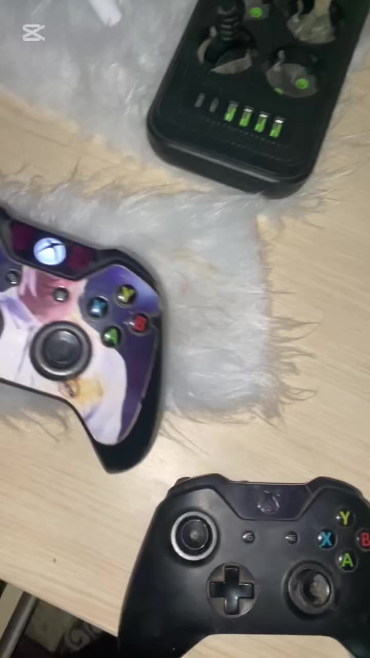 السلام عليكم اكسبوكس اون انترنيت وشاشه بلازما ويدات ثنين الاصليات وحساب بيه لعبة قويه سعرها 30 الف ابيع شلع او مراوس بايباد ٩  

السعر 160 الف قفل 🔒 
*********** مكاني العلم
