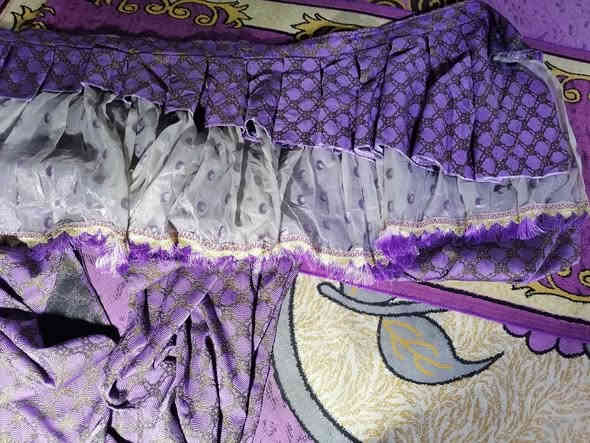 السلام وعليكم 4 بردات 3 فرشات كبيرة مدات 6 للبيع استعمال كلش قليل السعر 150  مكاني مدينة الصدر للستفسار الاتصال على الرقم ***********
