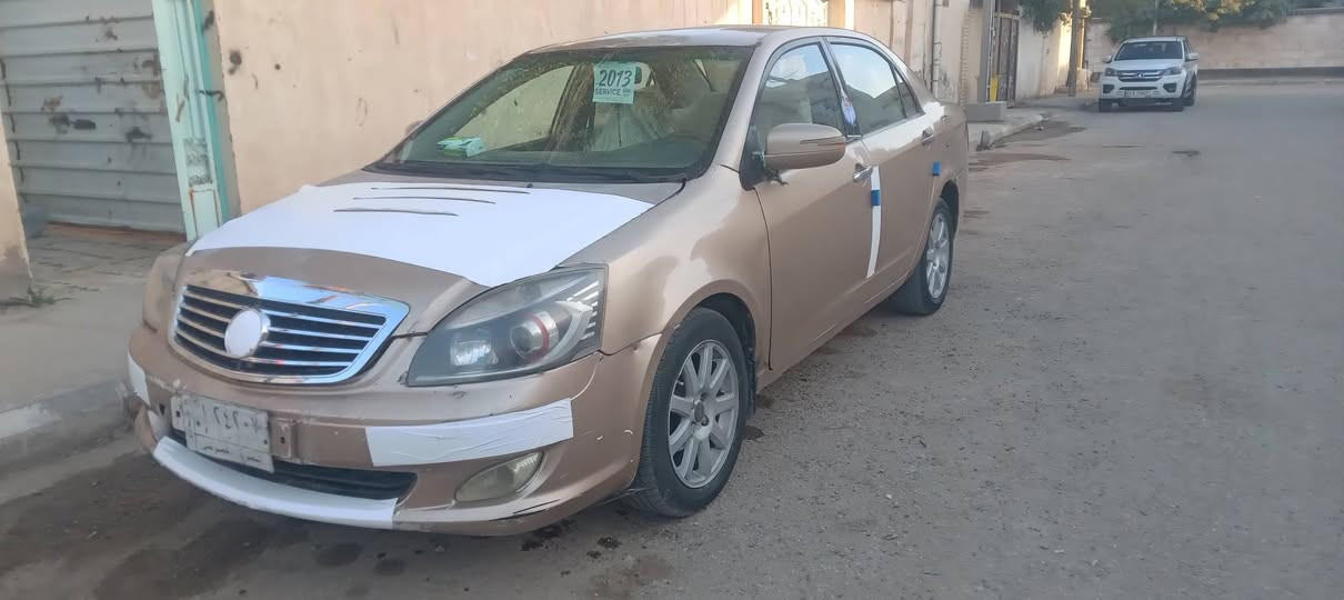 جلي موبل 2013
سنويه صاقطه مامطلوبه مصفره مرور 
مكينه وكير حلوات  تايرات نضاف 
عوزهة حداديه دبلات فاكسه وبكلايت مكسور 
مصبوغه حزام تلكيط خياس 
سعر 25وبيهة مجال راعيهة بلبصره يريد مداور 
***********
