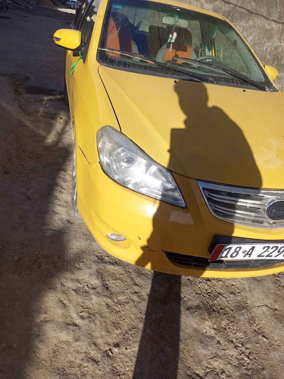 السلام عليكم بي واي ٢٠١٣ جي ثري 
فتحه سقف بصمه تبريد ثلج
تخم تاير جديد حداديه جديده
ضربتها جاملغ امامي مثل مامبين بلصوره 
السياره رقم بابل باسمي مداور ثاني يوم 
السنويه بعدلها سبوع وتسقط 
الشراي ***********
***********
