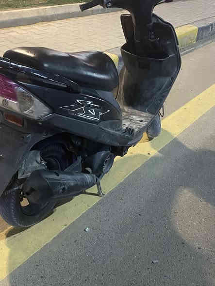 دراجه ماكس للبيع الدراجه نضيفه شوفت عينك كلشي بلادي والدراجه ختم واحد كفرات وحواضن لسعر 700 لمكان بغداد المشتل ***********
