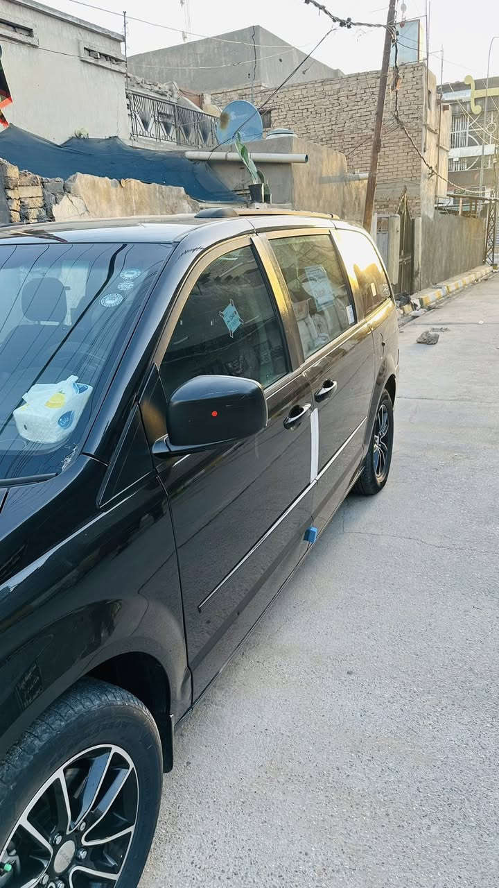 السلام عليكم
دودج كرفان 2017
رقم اربيل بأسمي 
الهاتف:***********
