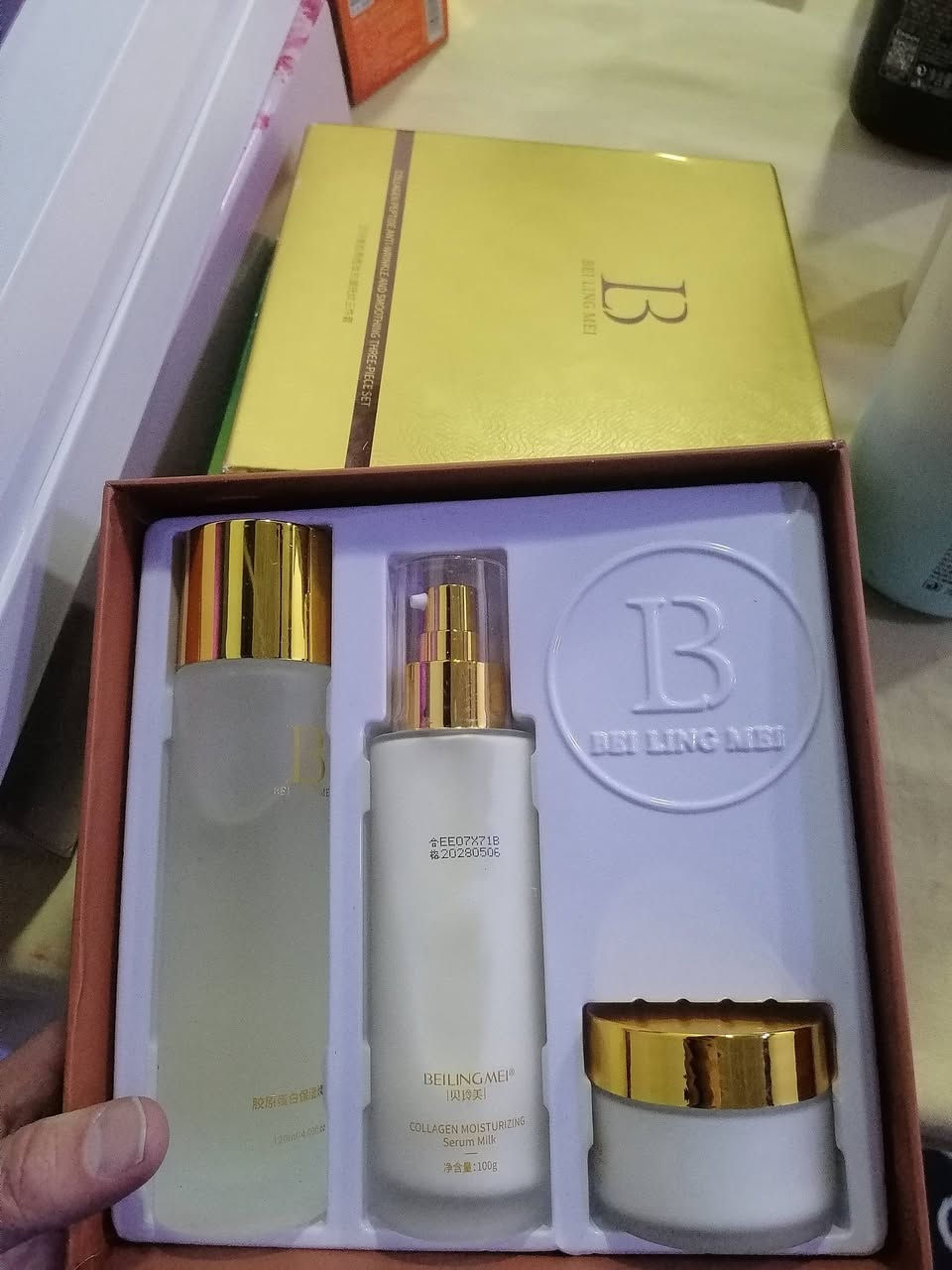 ارجو متابعة الصفحة👍😘
جمالك😍 واناقتكي🌹 كنز فهتمي بنفسك 👏 بكج عناية بالبشرة والعناية بالجسم انسب الاسعار راسل الصفحة وتدلل


**إذا كنت صاحب هذا الإعلان وتريد حذفه لأي سبب، رجاءا أرسل رسالة إلى الدعم الفني**