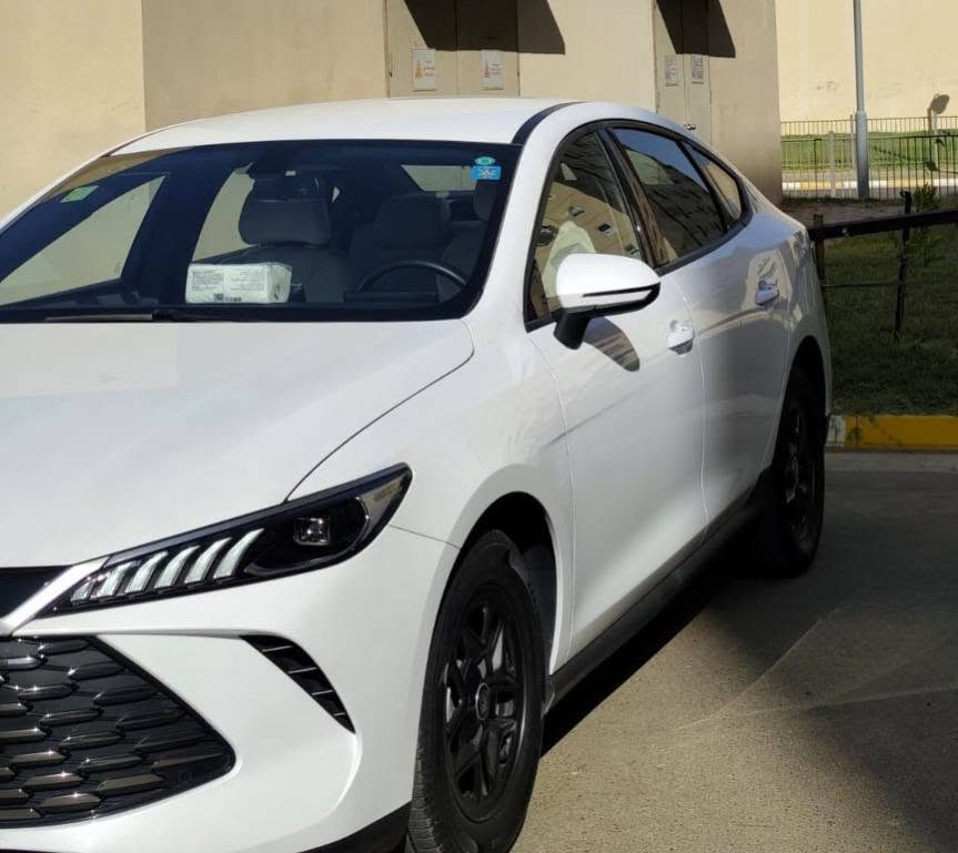 السلام عليكم.
BYD Ken Plus 2025 
مواصفات العادية السيارة ماشية ( 3200) الكلي 
داخل ابيض السيارة نضيفة كلش اخت الجديده كفاله عامه . السعر ( 18900) 
 للتواصل ***********
