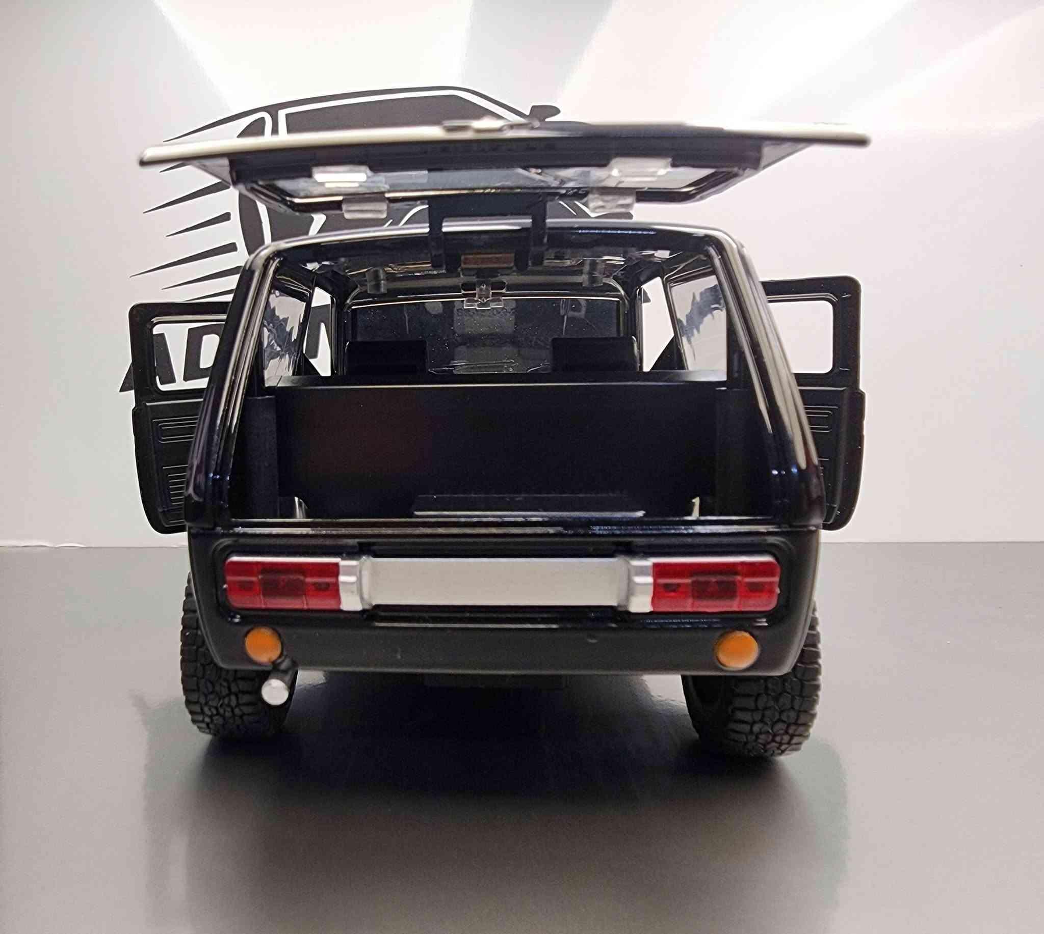 للبيع ماكيت معدن
الموديل: Lada Niva
الحالة: جديد بالعلبة
المقاس : 1 / 18
الطول: 20 سم
المميزات: 
✍️مساعدين أمامي
✍️فتح بابين وشنطة وكبوت
✍️سحب للخلف تسير للأمام
✍️إضاءة أمامية وخلفية وتابلوه
✍️صوت موتور وكلاكس وإنذار
✍️كلاكس في الدريكسيون
شاهد روعة التفاصيل بالصور على الطبيعة
👈يوجد شحن لأي مكان في مصر
👈لينك صفحتنا على الفيسبوك تابعونا ليصلكم كل جديد
https://www.facebook.com/share/17GvVv78qg/


**إذا كنت صاحب هذا الإعلان وتريد حذفه لأي سبب، رجاءا أرسل رسالة إلى الدعم الفني**