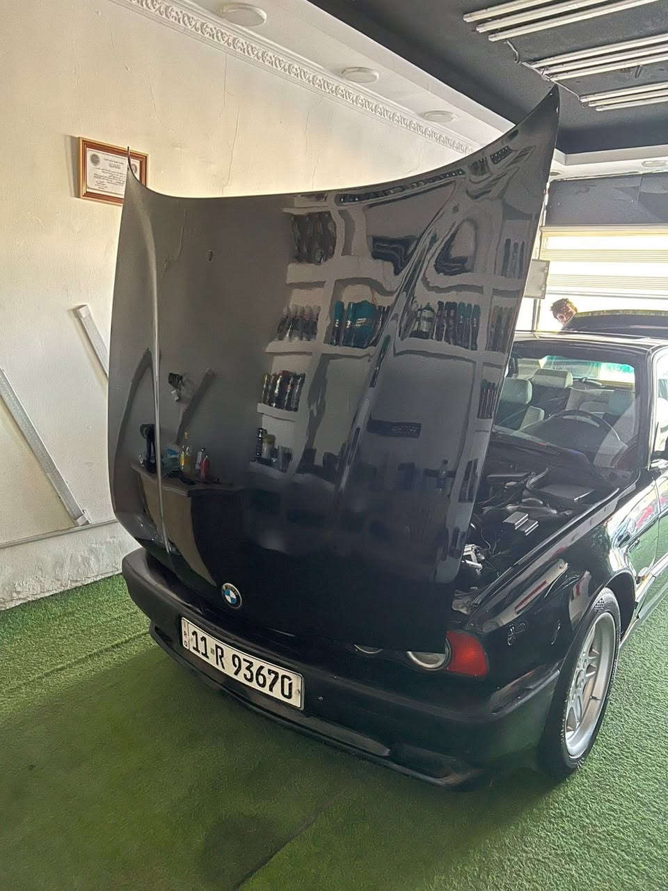 السلام عليكم
Bmw موديل1992
525  
الون اسود ميتاليك 
كير مكينه مسكر  جديد ✅
صدر امامي خلفي جديد✅
اكزوز بورلا ودبه تحكم ريمونت تشغل وتطفي✅
تبريد ثلج ✅
سعر 60 وبيه مجال 
كلشي بل سياره كامل ماناقصه شي 
العنوان: بابل المسيب
للستفسار ***********
